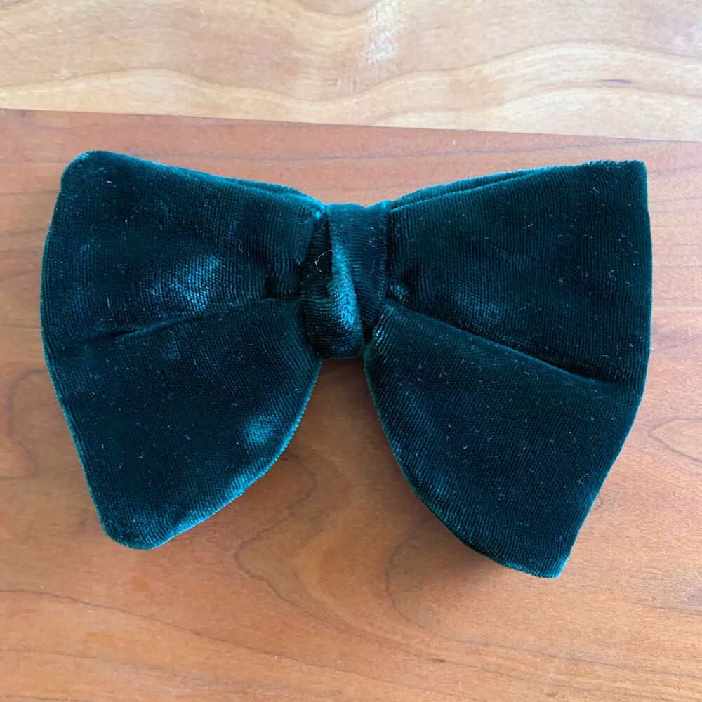 Vintage 60s/70s Dark Emerald Green Velvet Clip on Bow-Tie